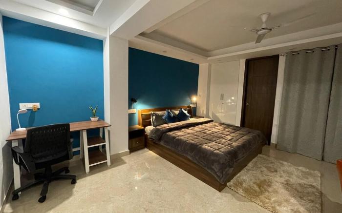 FlxHo Uno- Premium Private Room- Golf Course Road