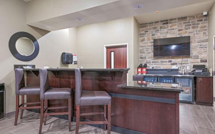 Cobblestone Hotel & Suites - Mosinee
