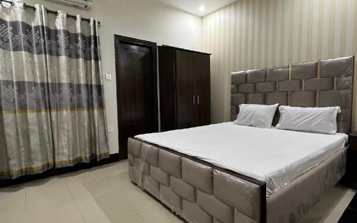 Oriole Luxury Hotel