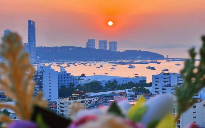 The base central pattaya 