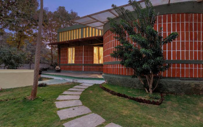 Rustic Farm Villa by StayJade| Pool| Garden| BBQ