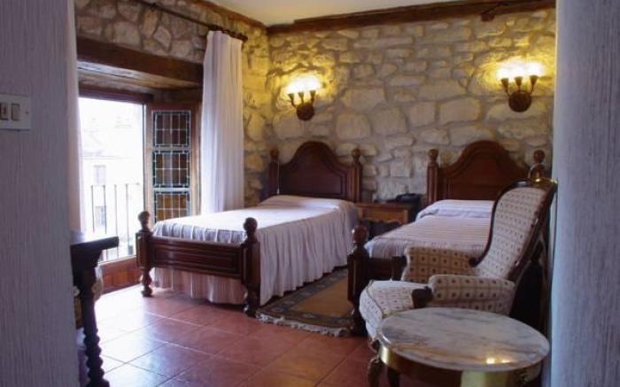 Hotel Tres Coronas de Silos