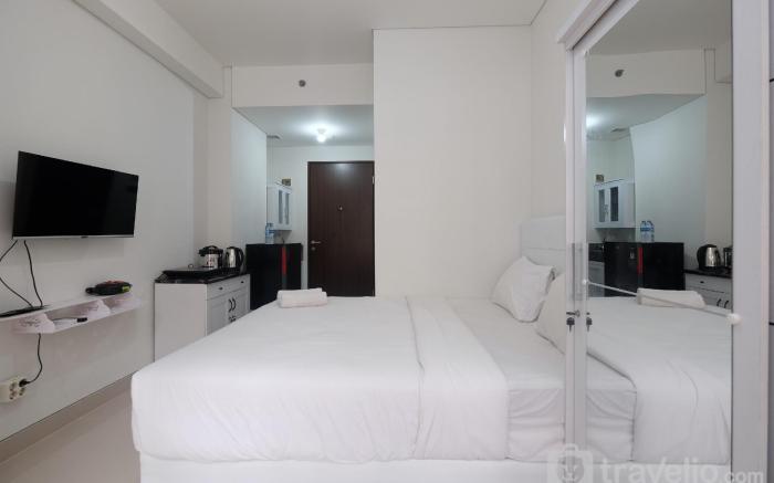Luxury Studio at Transpark Cibubur By Travelio