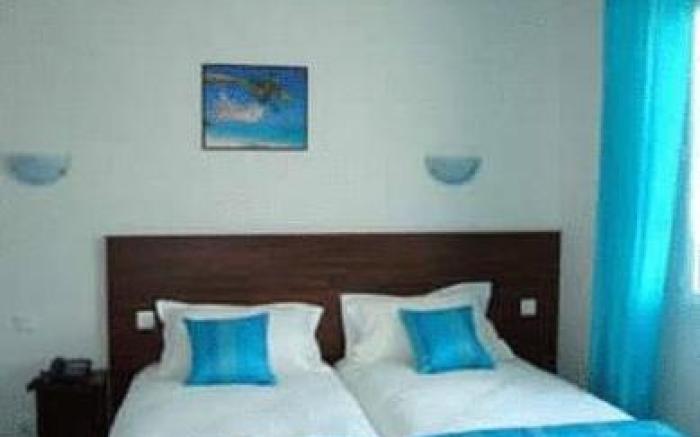 Brit Hotel Azur