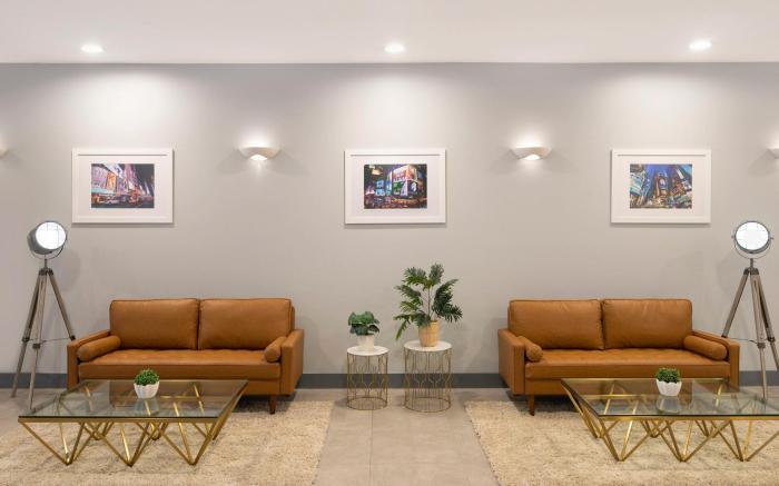 Breakfree Sydney on Broadway