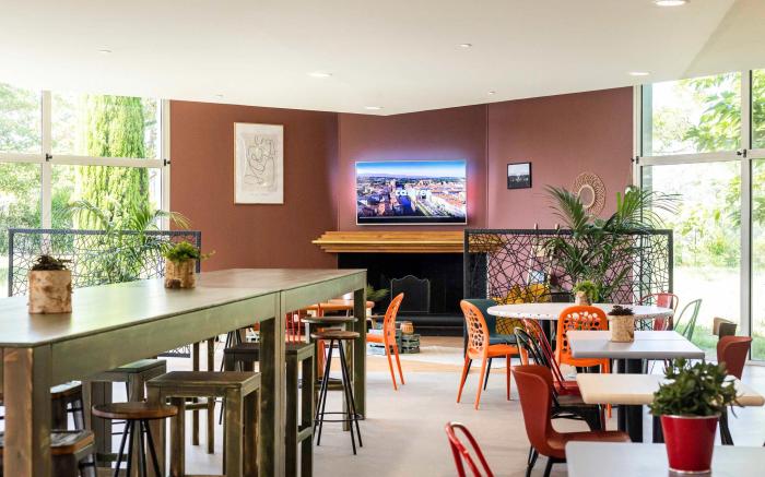 greet Hotel Castres Saix