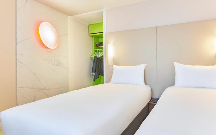 greet  Hotel Versailles - Voisins Le Bretonneux