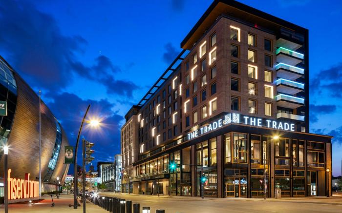 The Trade, Autograph Collection