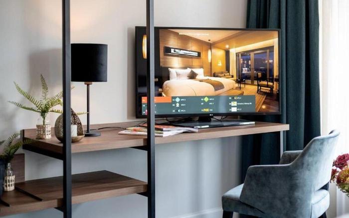 Boutique Hotel First City