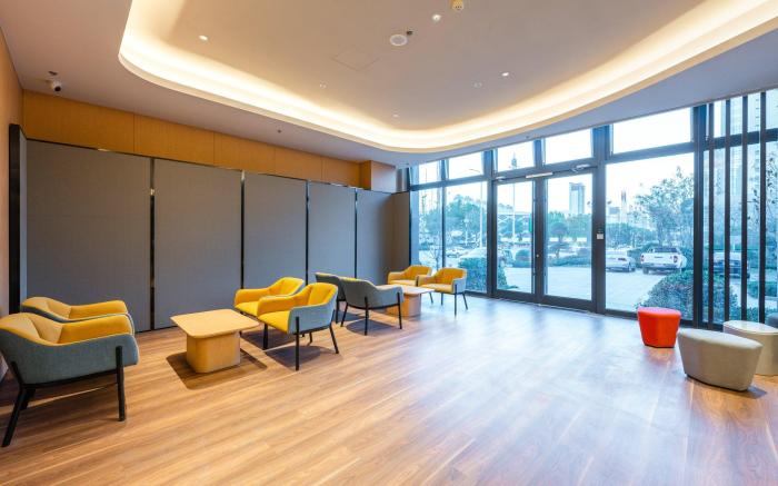 Holiday Inn Express Xinji City Center By IHG