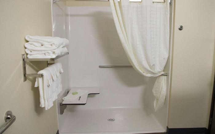 Cobblestone Inn & Suites - Forest City