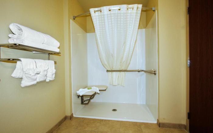 Cobblestone Inn & Suites - Corry