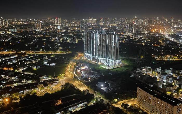 Kepong DesaPark MontKiara Publika Family Suit 7Pax