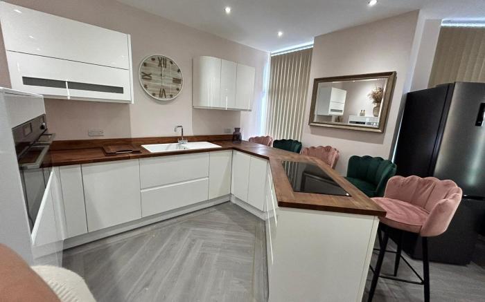 Strawberry Fields Suite by Sasco Apartments