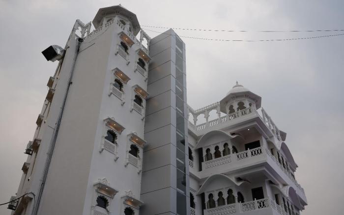 Hotel Arryaa Inn