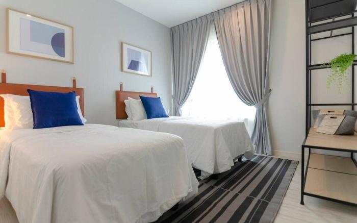 A Comfy & Bright 2BR Suasana Suite 6, FREE Parking