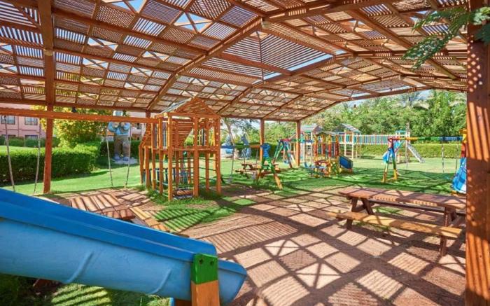 Parrotel Aqua Park Resort