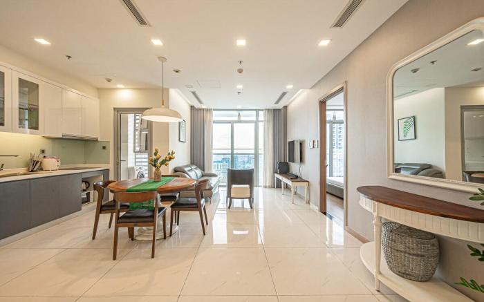 Vinhomes-2 bedrooms Condo with nice view