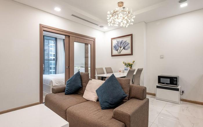 Landmark 81 1bedroom serviced with highly floor.