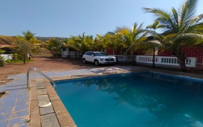 Chandra Villas resort