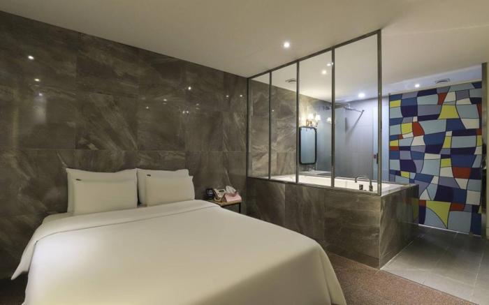 Hotel H2