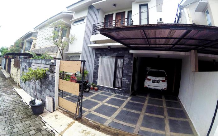 Godean Living Homestay Jogja (Family only)