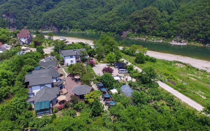 Tasha's Garden Pension