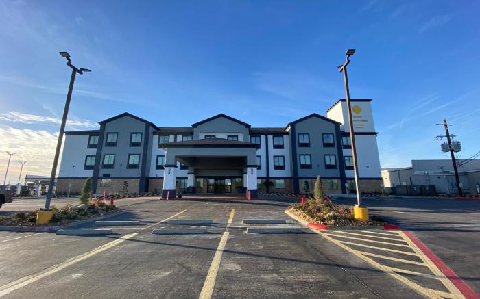 Comfort Inn & Suites