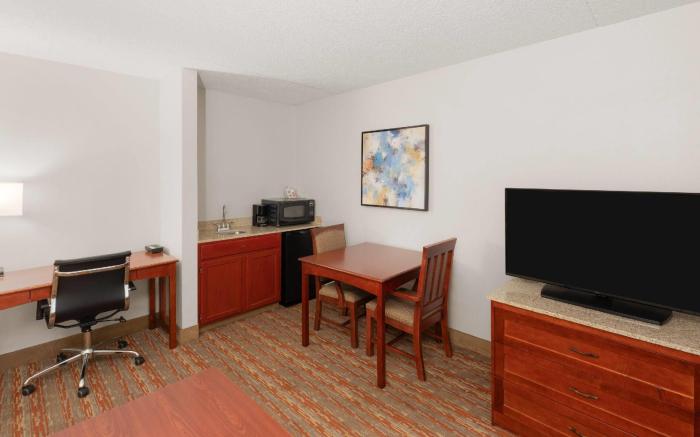 Endeavor Inn & Suites, Trademark Collection by Wyndham