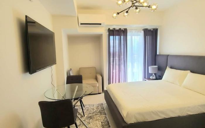 INSPIRIA CONDO BESIDE ABREEZA MALL