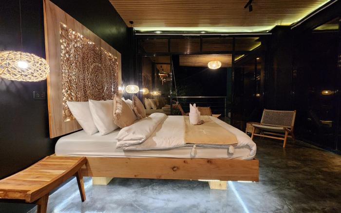 The Designer Glasshaus @Glamping at Karuna El Nido