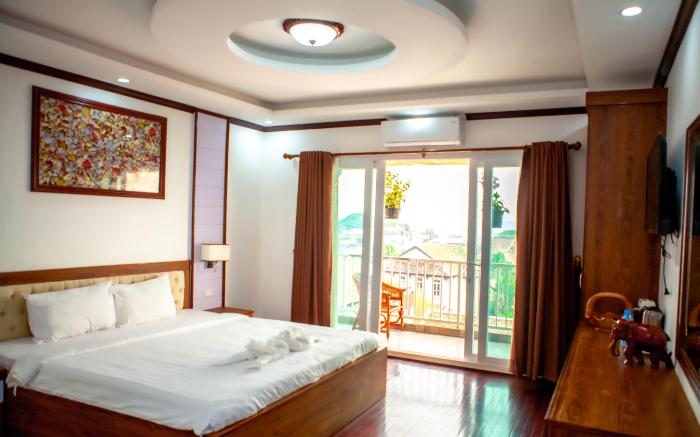 Ruby Riverside Hotel & Hostel