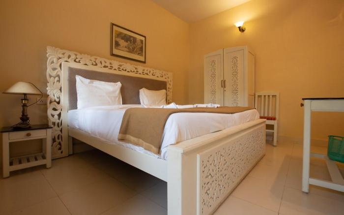 RoomzAway 3905: Pool, Wifi, Kitchen & Parking.