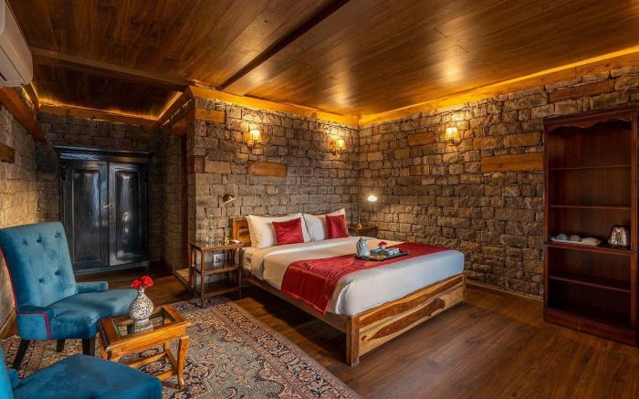 Three Bedroom Hideaway Cottage With Jacuzzi