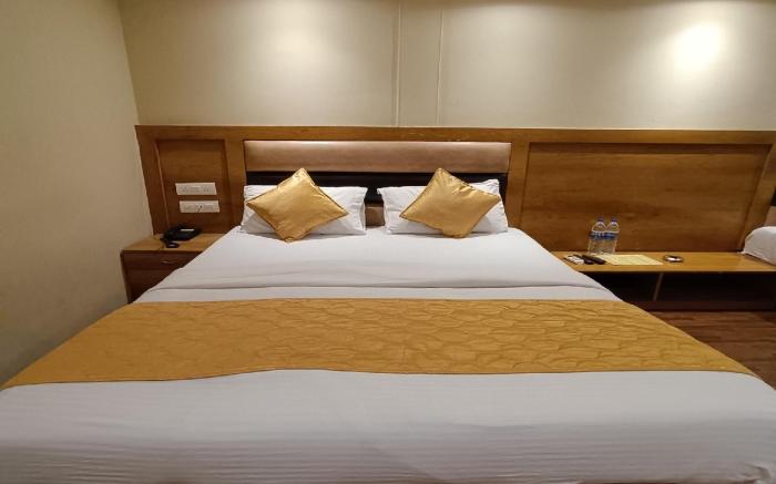 Hotel Rishi International - Grant Road