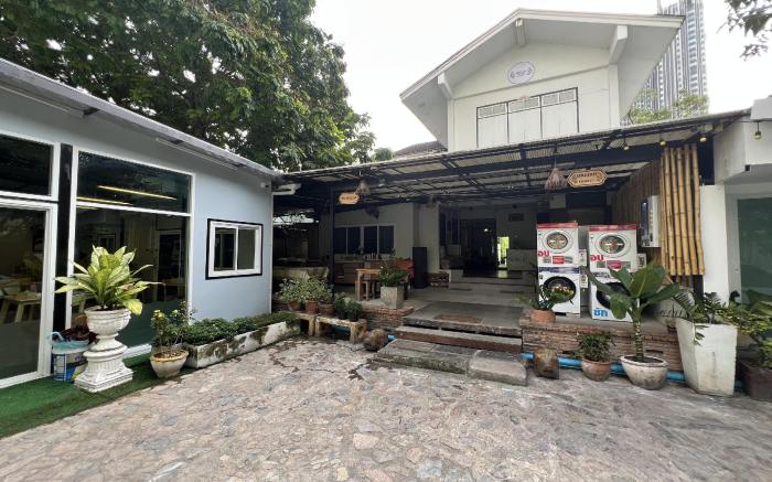 Orchid Hostel
