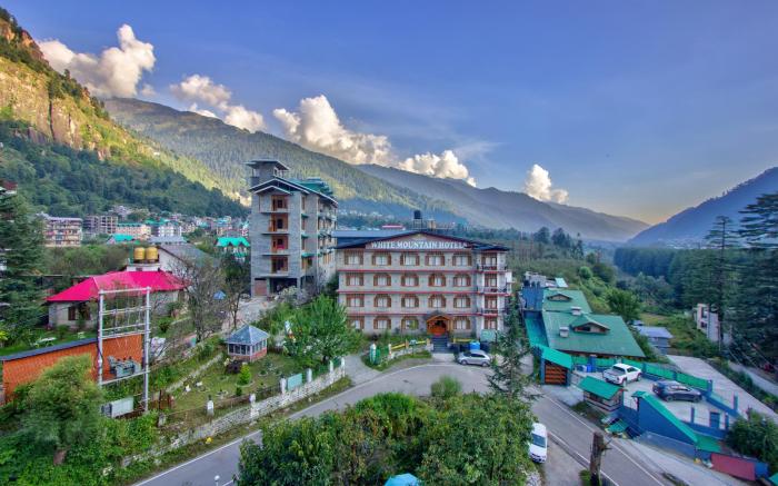 white Mountain Hotels