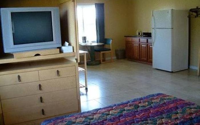 Everglades City Motel - Everglades Adventures Inn