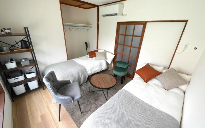 Close to Shinjuku![1st] Twin beds,Projector!