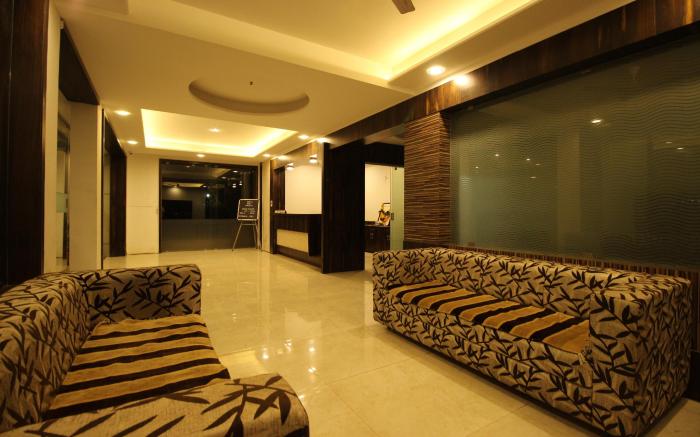 Hotel Yog Palace - Newly Renovated 2024