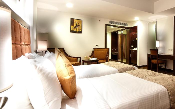Golden Plaza Hotel
