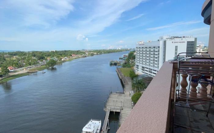 Riverbank suites 1008