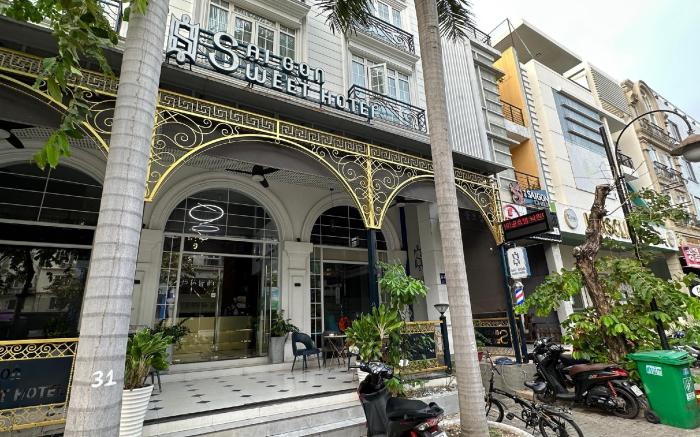 Capital O 1177 Saigon Sweet Hotel