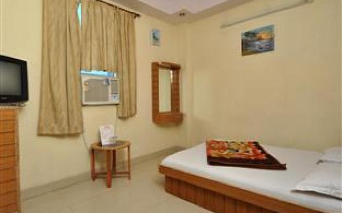 Hotel Pushpak Palace