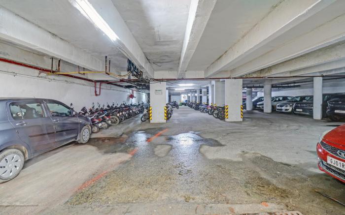 Hotel Royal Stay, Pakwan, Sg highway.