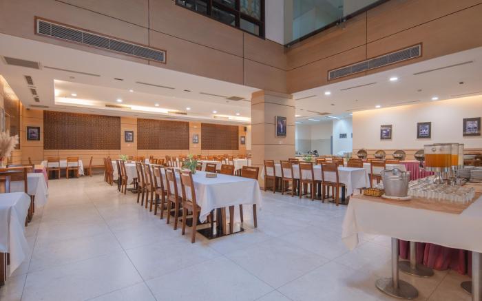 Nhi Phi Hotel Nha Trang