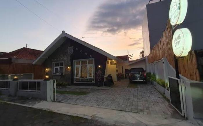 The Bloomy House 