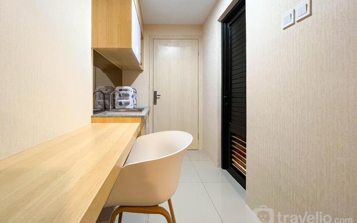 Comfy Studio at De Prima Apartment By Travelio