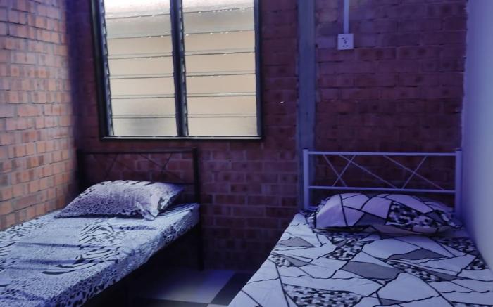 ROOMSTAY NURFADZ SG BULOH
