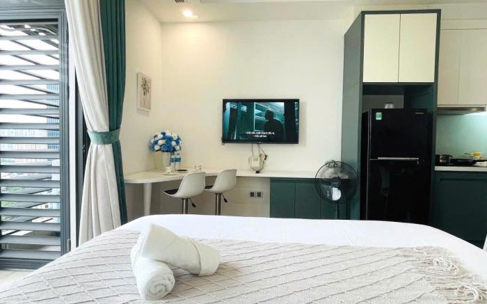 Vinhomes Green Bay - luxury Apt for rent
